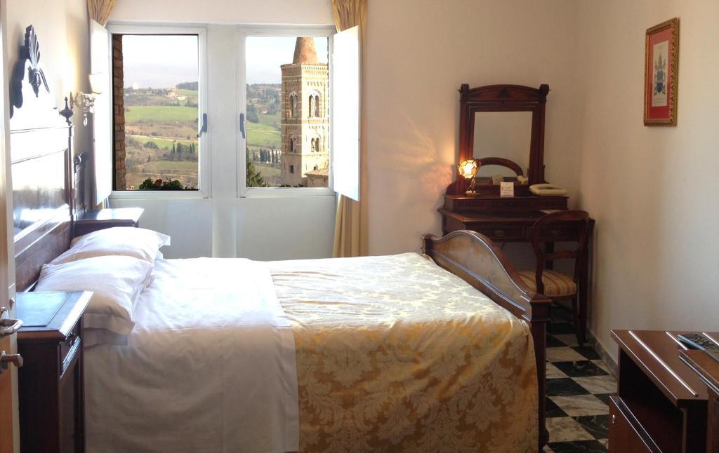 Albergo Hotel Raffaello أوربينو الغرفة الصورة