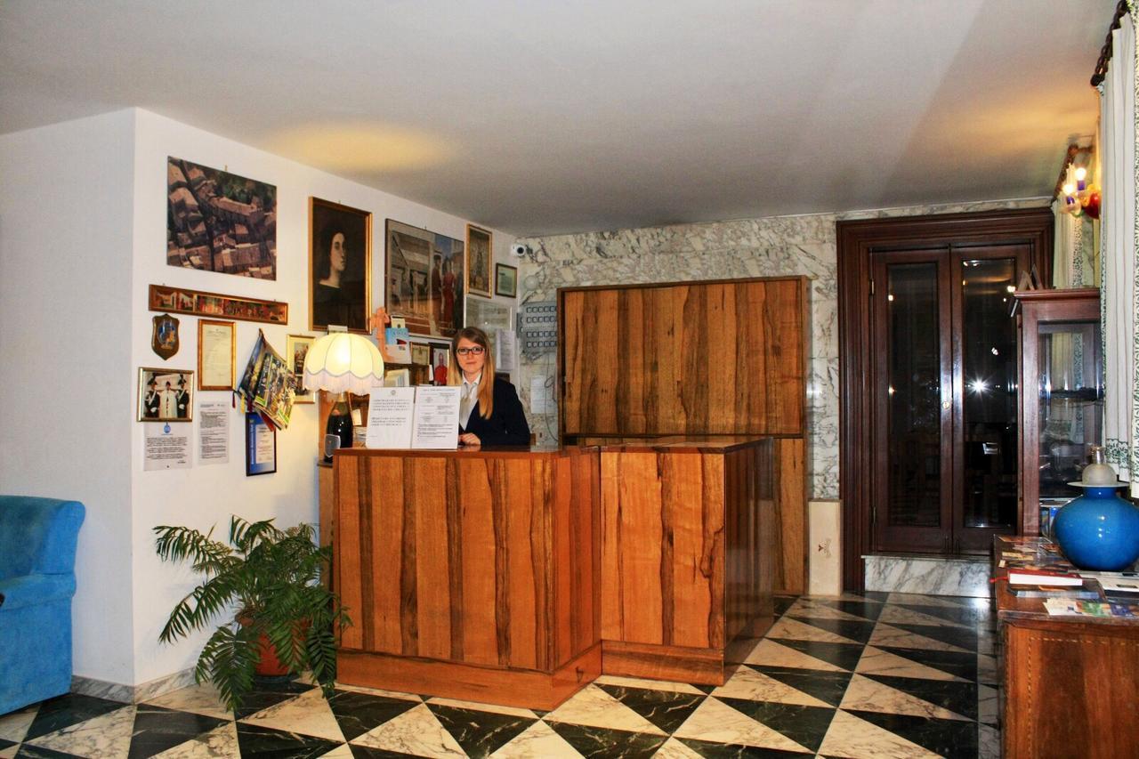 Albergo Hotel Raffaello أوربينو المظهر الخارجي الصورة