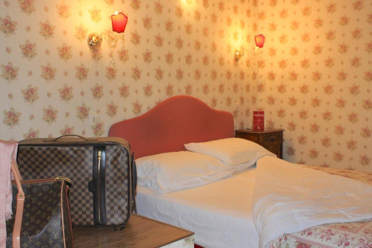 Albergo Hotel Raffaello أوربينو المظهر الخارجي الصورة