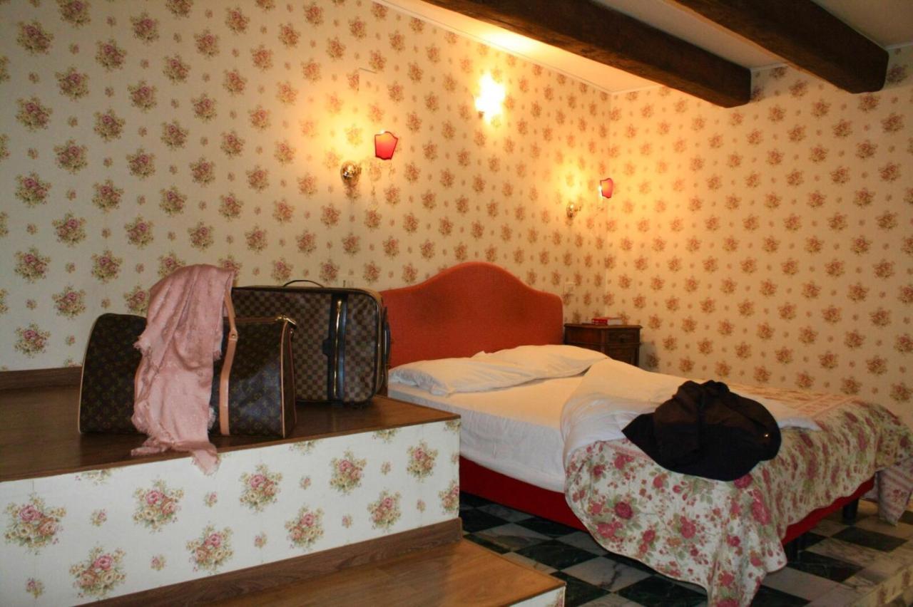 Albergo Hotel Raffaello أوربينو المظهر الخارجي الصورة